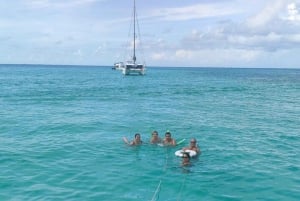 Cancun: Private Luxury Catamaran to Isla Mujeres