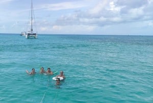 Cancun: Private Luxury Catamaran to Isla Mujeres