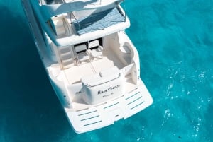 Cancun: Private Yacht Tour to Isla Mujeres with Snorkeling