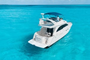 Cancun: Private Yacht Tour to Isla Mujeres with Snorkeling