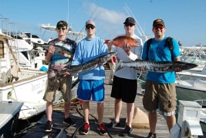 Cancún: paseo en barco de pesca deportiva compartido con bebidas