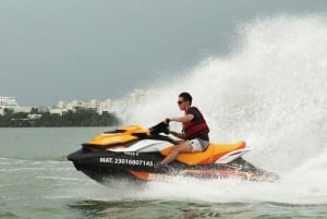 Cancún: Shared Speedboat & Jet Ski Rental with Snorkel Tour