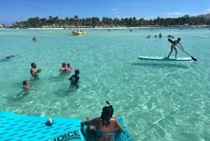 Cancún: Fiesta en barco con tobogán acuático a Isla Mujeres