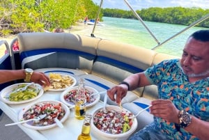 Cancún: Fiesta en barco con tobogán acuático a Isla Mujeres