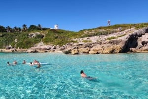 Cancún: Fiesta en barco con tobogán acuático a Isla Mujeres