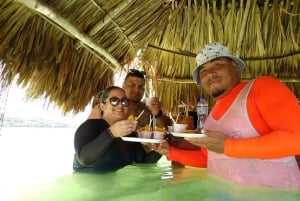 Cartagena: 5 ISLANDS by speedboat with SNORKELING & LUNCH