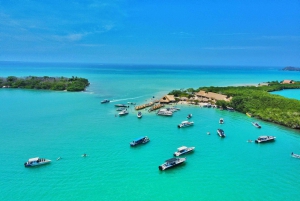 Cartagena: 5 ISLANDS by speedboat with SNORKELING & LUNCH