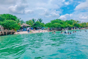 Cartagena: 5 ISLANDS by speedboat with SNORKELING & LUNCH