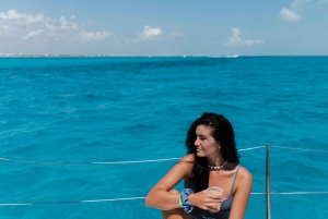 Catamaran Deluxe to isla mujeres for the best price