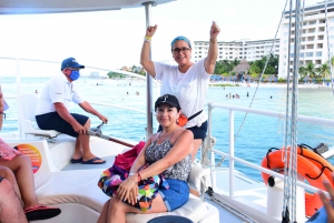 Catamaran Unlimited to Isla Mujeres from Playa del carmen