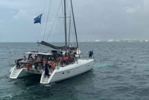 Catamaran Unlimited to Isla Mujeres from Playa del carmen