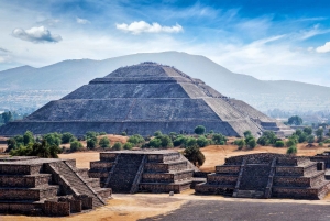 CDMX: balloon ride over Teotihuacan with transportation included