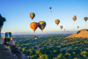 CDMX: balloon ride over Teotihuacan with transportation included