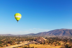 CDMX: Sobrevuela Teotihuacán en globo, con traslados y desayuno incluido