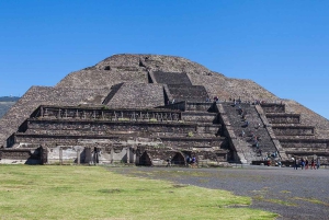 CDMX: paseo en globo sobrevolando Teotihuacán con transporte incluido