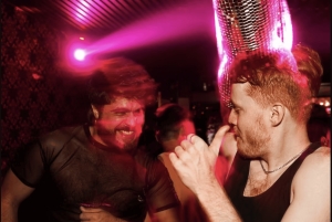 Tour LGBT en CDMX: 3 clubes + transporte + anfitrión