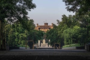 CDMX: Private bicycle tour through the Chapultepec Forest.