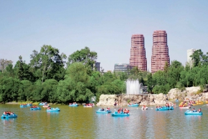 CDMX: Private bicycle tour through the Chapultepec Forest.