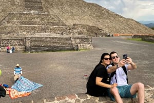 Mexico City: Private Tour to Teotihuacan with Early Admission or Afternoon Tour