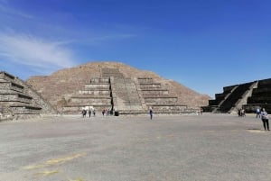 CDMX Teotihuacan balloon flight, breakfast & pickup & Mezcal