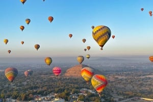 Vuelo en globo CDMX Teotihuacan, desayuno y servicio de recogida y Mezcal