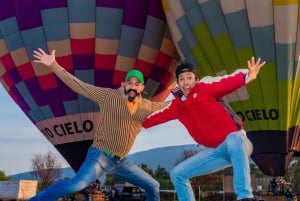 Vuelo en globo CDMX Teotihuacan, desayuno y servicio de recogida y Mezcal