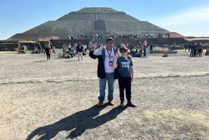 CDMX to La gruta Rest. to Teotihuacan Pyramids, Local FUN!