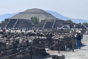 CDMX to La gruta Rest. to Teotihuacan Pyramids, Local FUN!