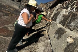 CDMX to La gruta Rest. to Teotihuacan Pyramids, Local FUN!