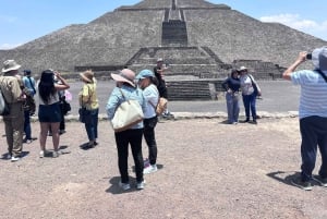 CDMX to La gruta Rest. to Teotihuacan Pyramids, Local FUN!