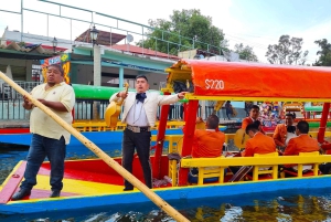 CDMX: Tour of Xochimilco and Coyoacán with option to visit the Frida Kahlo Museum