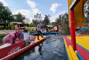 CDMX: Tour of Xochimilco and Coyoacán with option to visit the Frida Kahlo Museum