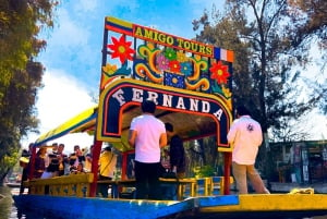 CDMX: Fiesta de la Trajinera en Xochimilco, Bebidas, Música y Tacos