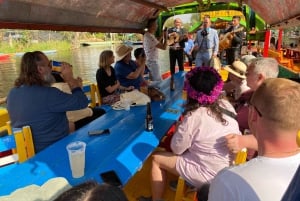 CDMX: Fiesta de la Trajinera en Xochimilco, Bebidas, Música y Tacos