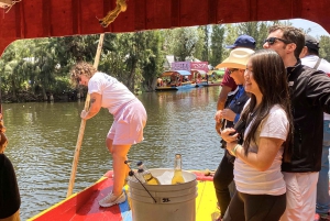 CDMX: Fiesta en Xochimilco con trajinera, bebidas, mariachis y tacos