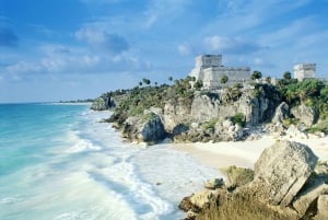 Desde Cancún: Excursión a las Ruinas de Tulum con baño en un cenote y comida