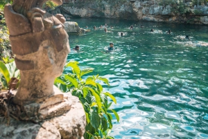 Desde Cancún: Excursión a las Ruinas de Tulum con baño en un cenote y comida