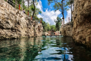 Desde Cancún: Excursión a las Ruinas de Tulum con baño en un cenote y comida