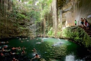 Chichen itza: guided walking tour (Quick access skip the line)