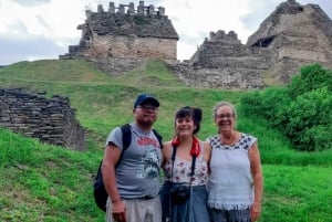 Chiapas: Zona Arqueológica Toniná y Cascada El Corralito