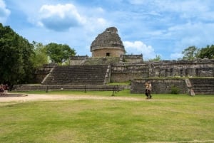 Desde Riviera Maya: Excursión a Chichén Itzá y Ek Balam con Comida