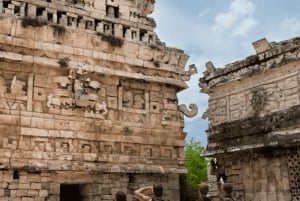 Chichén Itzá: Guided Tour, Mayan Ruins with Lunch and Cenote Visit