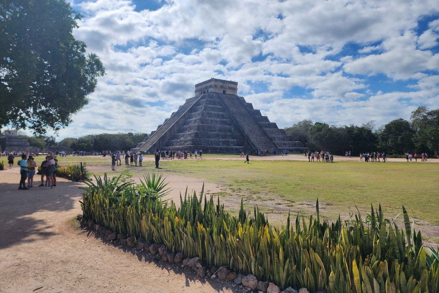 Classic Chichén Itzá tour: Cenote & Valladolid from Cancún