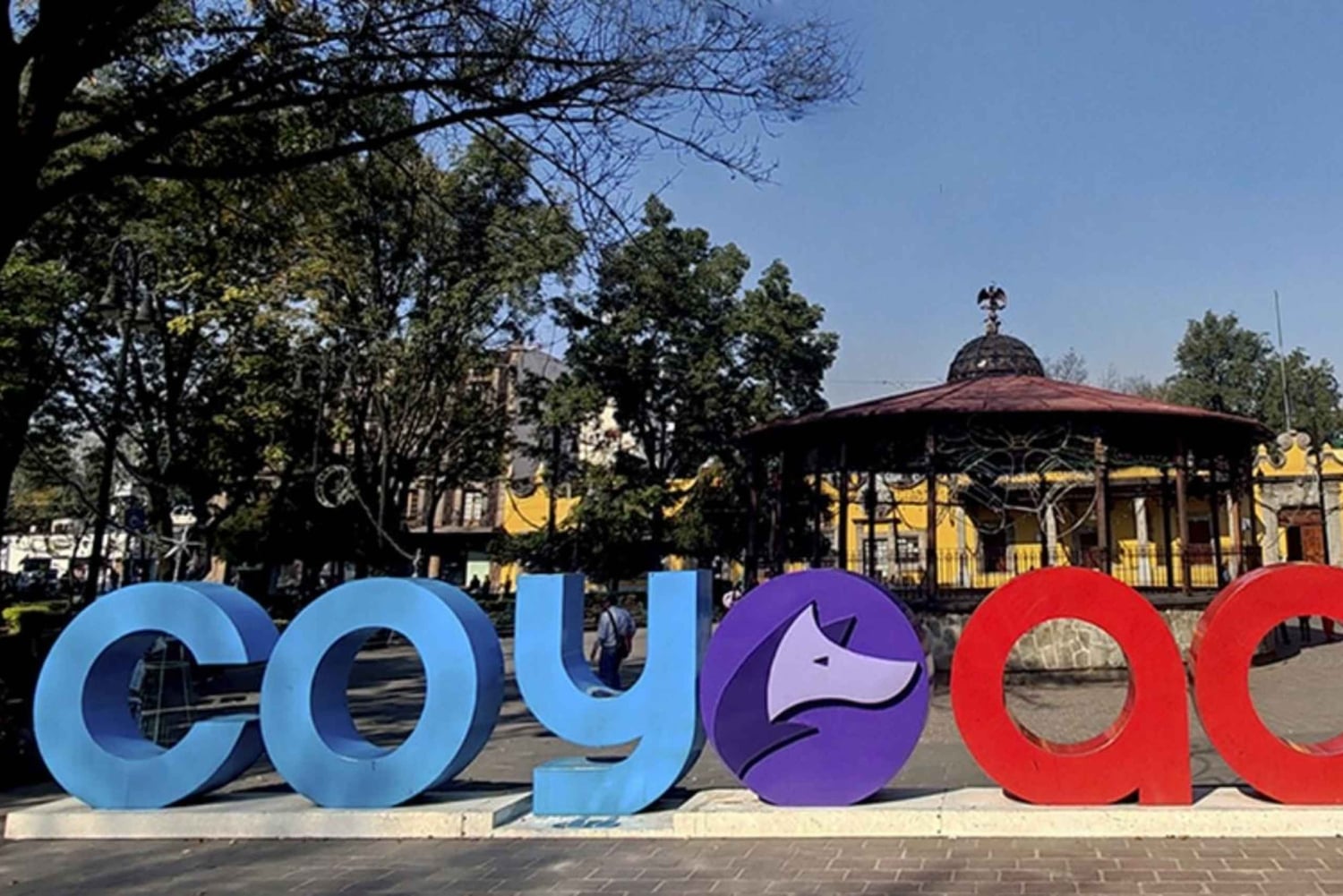 Coyoacán at night: a tour of legends, mysteries, and stories of Mexico City