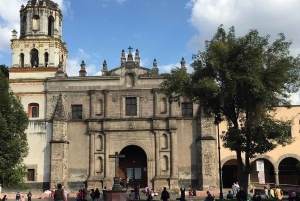 Coyoacán at night: a tour of legends, mysteries, and stories of Mexico City
