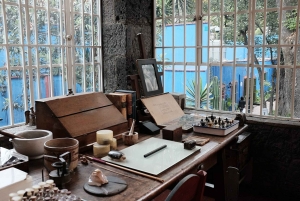 Coyoacan: Frida Kahlo, Leon Trotsky & History Museums Tour