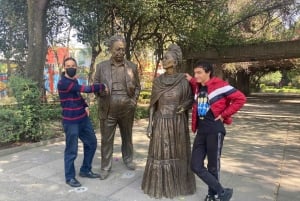 COYOACAN: LOS PASOS DE FRIDA KAHLO EN COYOACAN Y SAN ÁNGEL CDMX