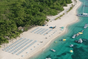 Cozumel: Catamaran al cielo, palancar, y club de playa (comida/barra libre)