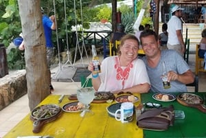 Cozumel: Island Bar Tour with Lunch