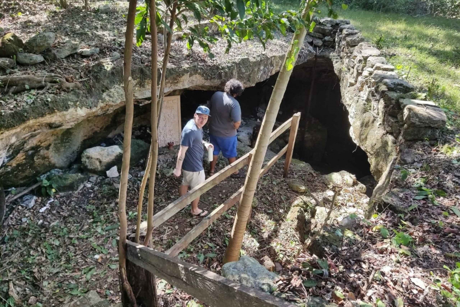 Cozumel: Private Caves and Ruins Jeep Tour with Picnic